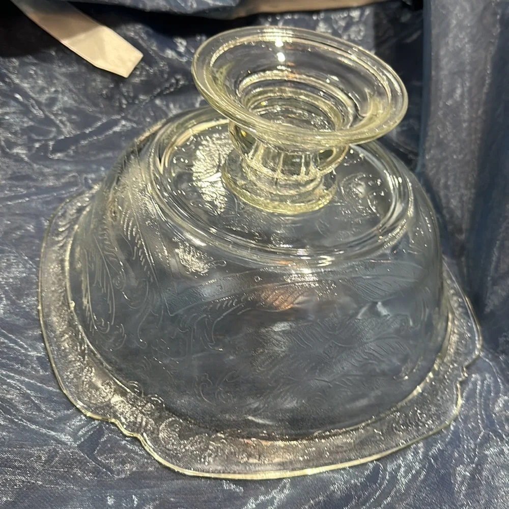 VINTAGE Depression Federal glass yellow Glass Madrid Footed Pedestal Bowl